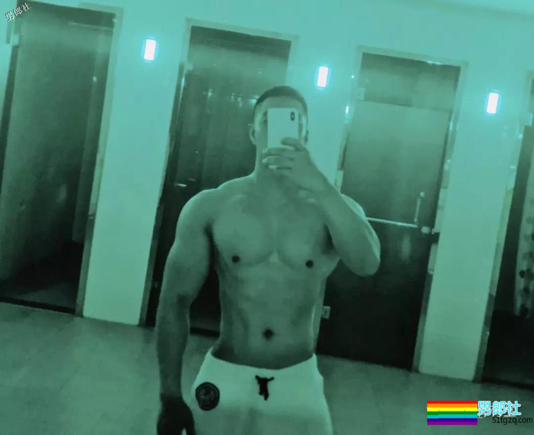 肉壮国产体育生小哥哥 - 51虹马