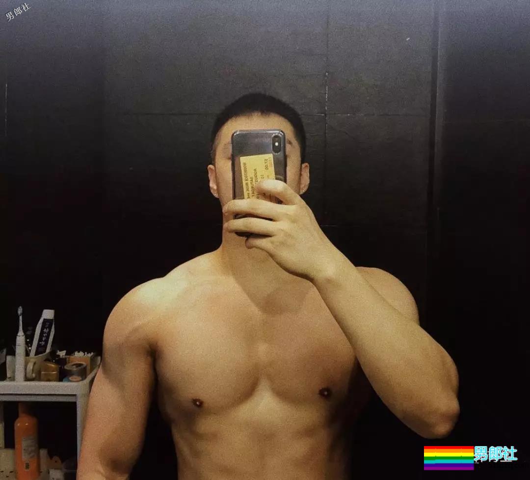 肉壮国产体育生小哥哥 - 51虹马