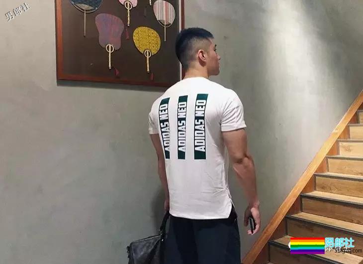 肉壮国产体育生小哥哥 - 51虹马