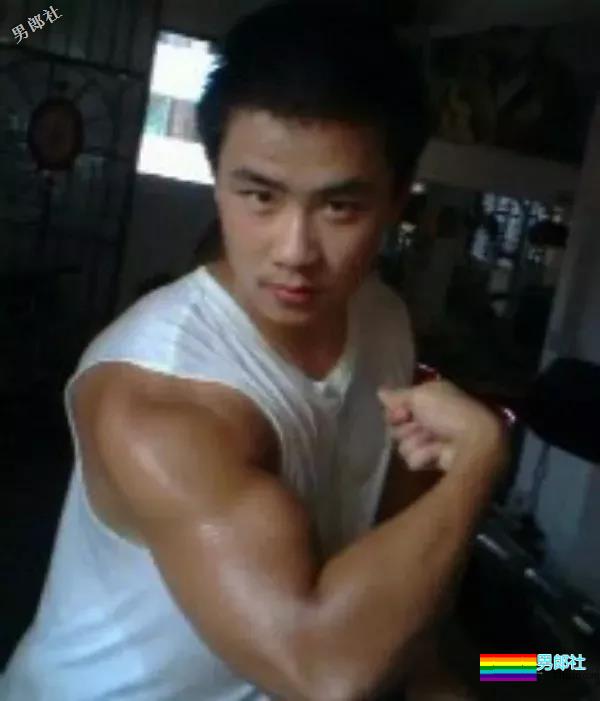 童颜巨肌！从瘦弱小伙到古典健体冠军，他绝对是中国最该被关注的最强王者！ - 51虹马