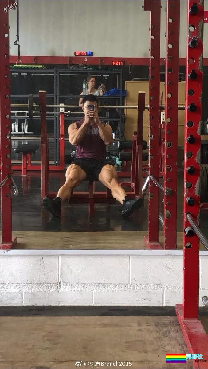 童颜巨肌!从瘦弱小伙到古典健体冠军,他绝对是中国最该被关注的最强王者! - 51虹马 童颜巨肌!从瘦弱小伙到古典健体冠军,他绝对是中国最该被关注的最强王者! - 51虹马