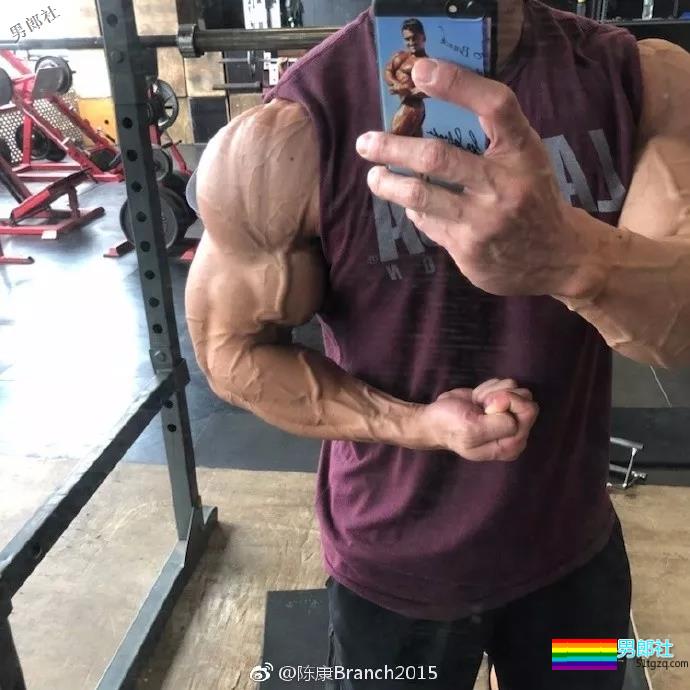 童颜巨肌！从瘦弱小伙到古典健体冠军，他绝对是中国最该被关注的最强王者！ - 51虹马