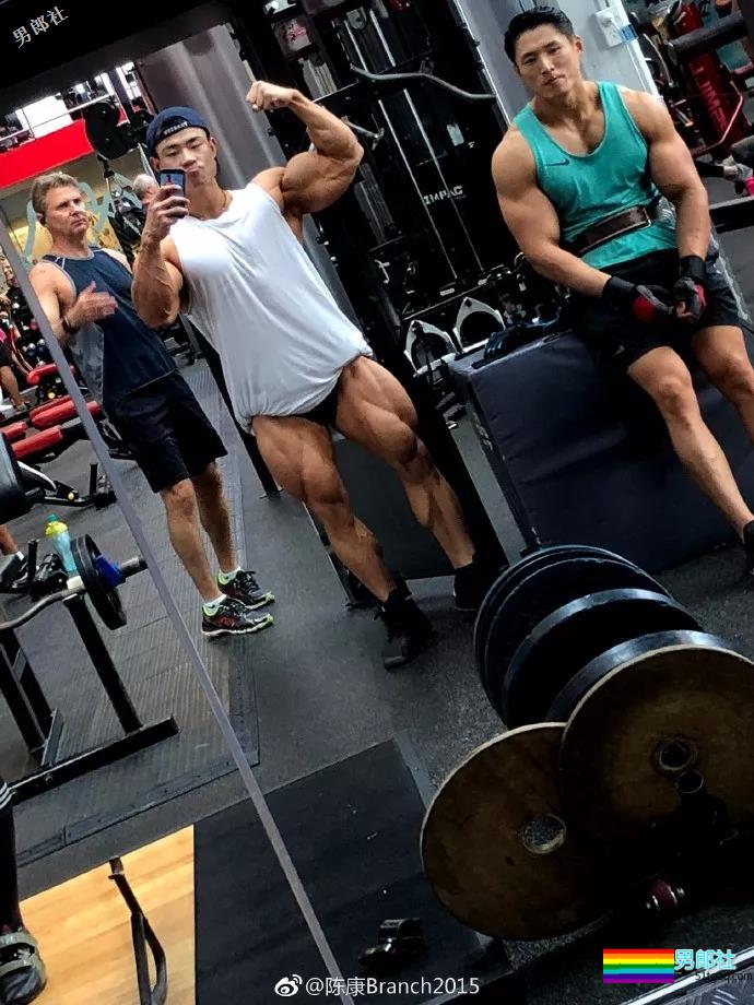 童颜巨肌!从瘦弱小伙到古典健体冠军,他绝对是中国最该被关注的最强王者! - 51虹马 童颜巨肌!从瘦弱小伙到古典健体冠军,他绝对是中国最该被关注的最强王者! - 51虹马