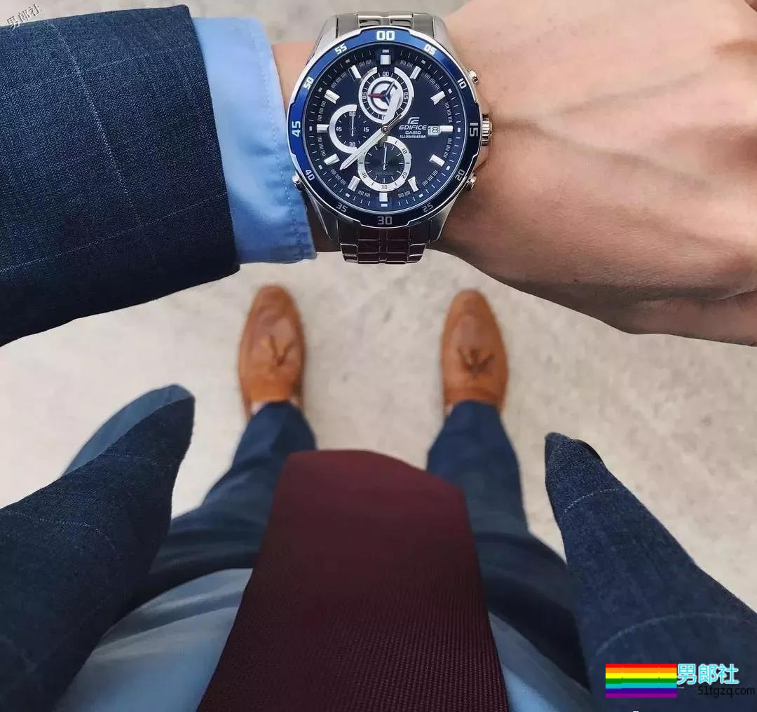 正装肌肉熟男迷人的身材让你一次撸过够 - 51虹马