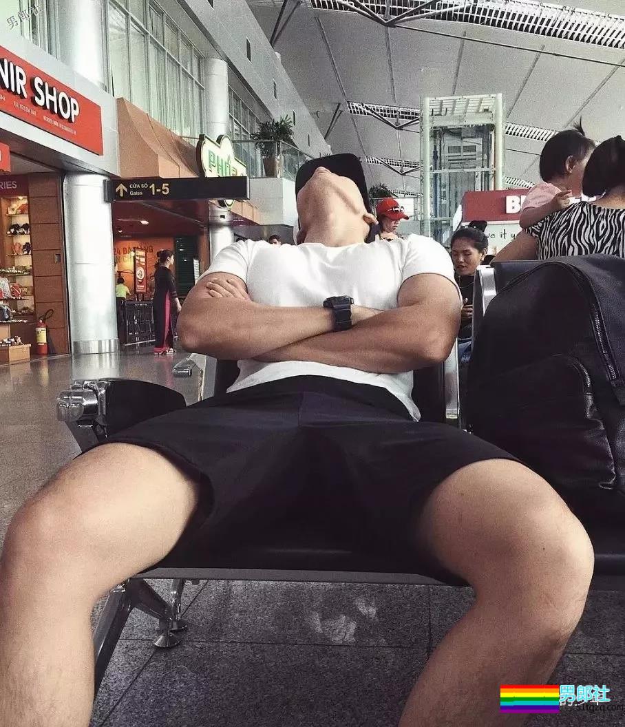 候机室高大体育生,网红中的潜力股-51虹马