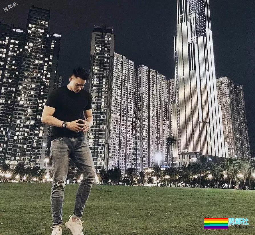 候机室高大体育生，网红中的潜力股 - 51虹马