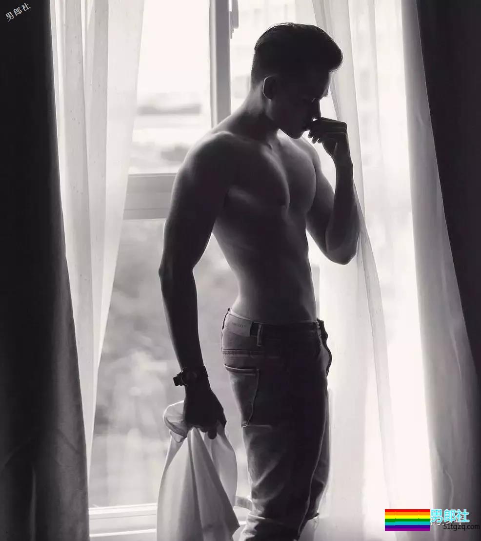 候机室高大体育生，网红中的潜力股 - 51虹马