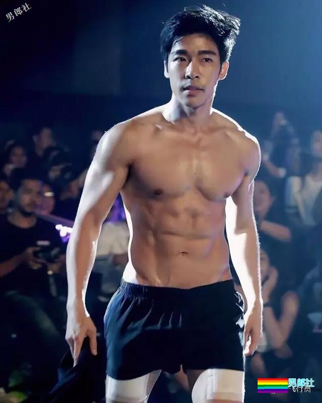 泰国大叔男模穿小短裤走秀把Gay撩疯了-51虹马