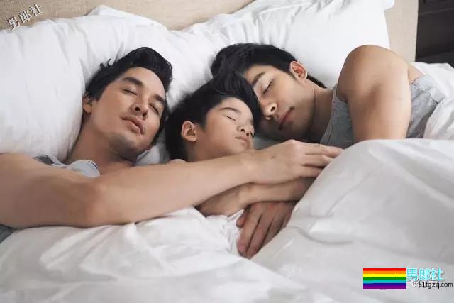 泰国大叔男模穿小短裤走秀把Gay撩疯了 - 51虹马