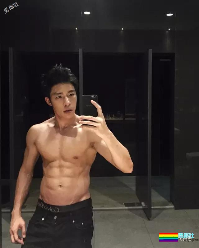 泰国大叔男模穿小短裤走秀把Gay撩疯了 - 51虹马