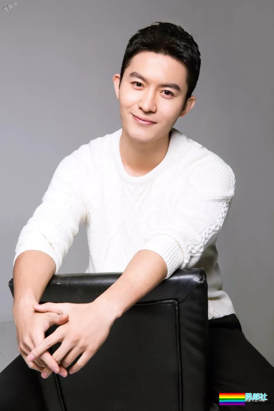 田径运动员彪戏肌肉身材秀不停,八块腹肌小翘臀太抢戏! - 51虹马 田径运动员彪戏肌肉身材秀不停,八块腹肌小翘臀太抢戏! - 51虹马