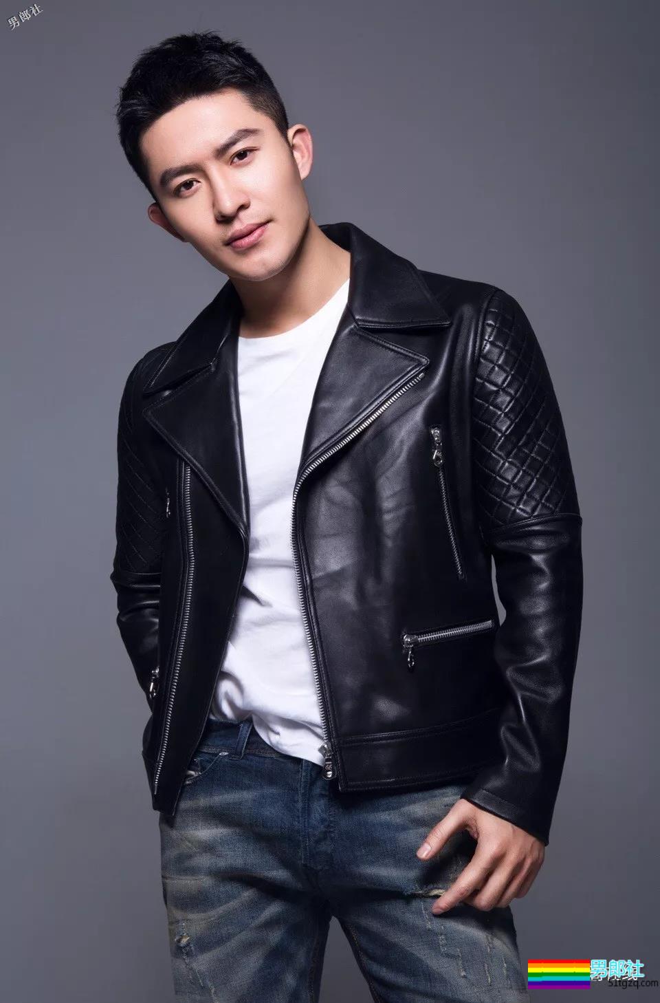 田径运动员彪戏肌肉身材秀不停，八块腹肌小翘臀太抢戏！ - 51虹马