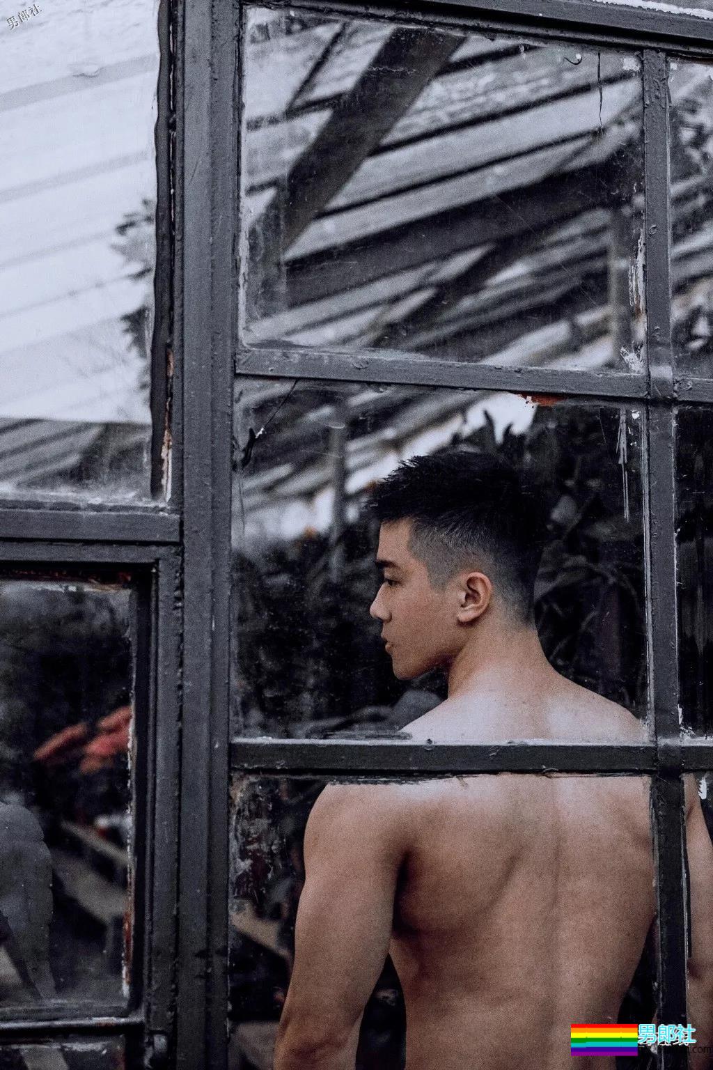 奶凶奶凶的腱子肉小狼狗，这样的忠犬型男朋友来一打！ - 51虹马