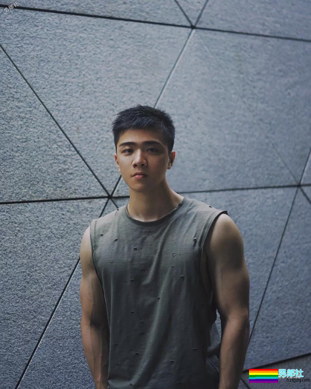 奶凶奶凶的腱子肉小狼狗，这样的忠犬型男朋友来一打！ - 51虹马