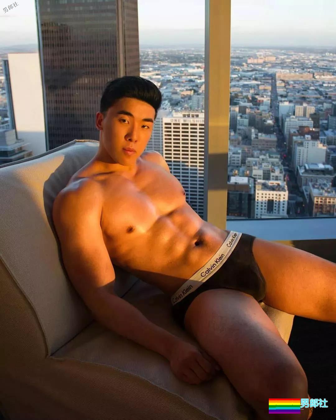 小鲜肉from东南亚，魁梧身材“1”正合适！ - 51虹马