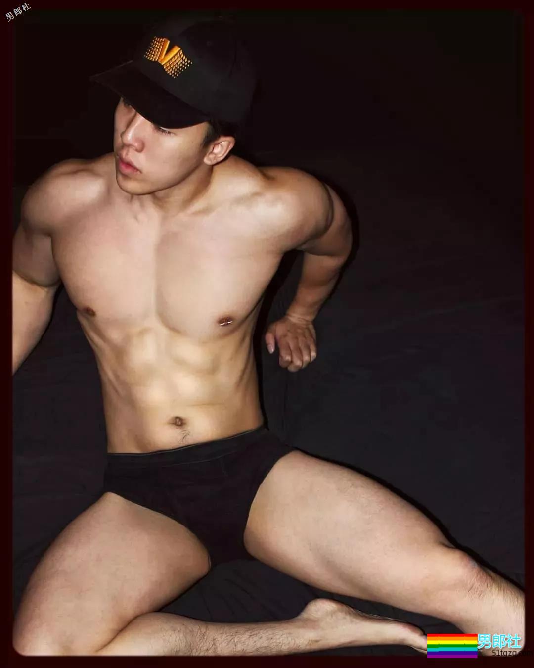 小鲜肉from东南亚，魁梧身材“1”正合适！ - 51虹马