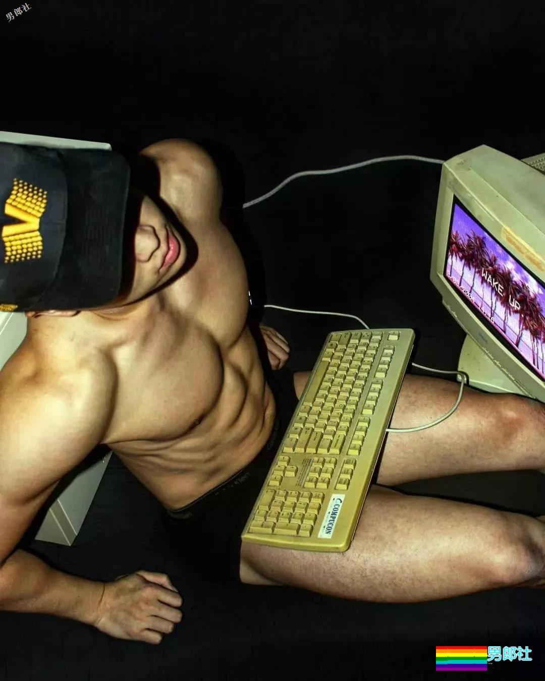 小鲜肉from东南亚，魁梧身材“1”正合适！ - 51虹马