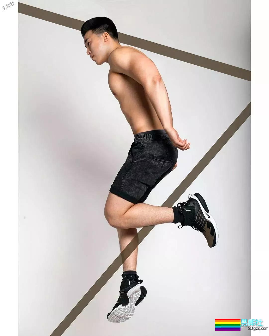 小鲜肉from东南亚，魁梧身材“1”正合适！ - 51虹马