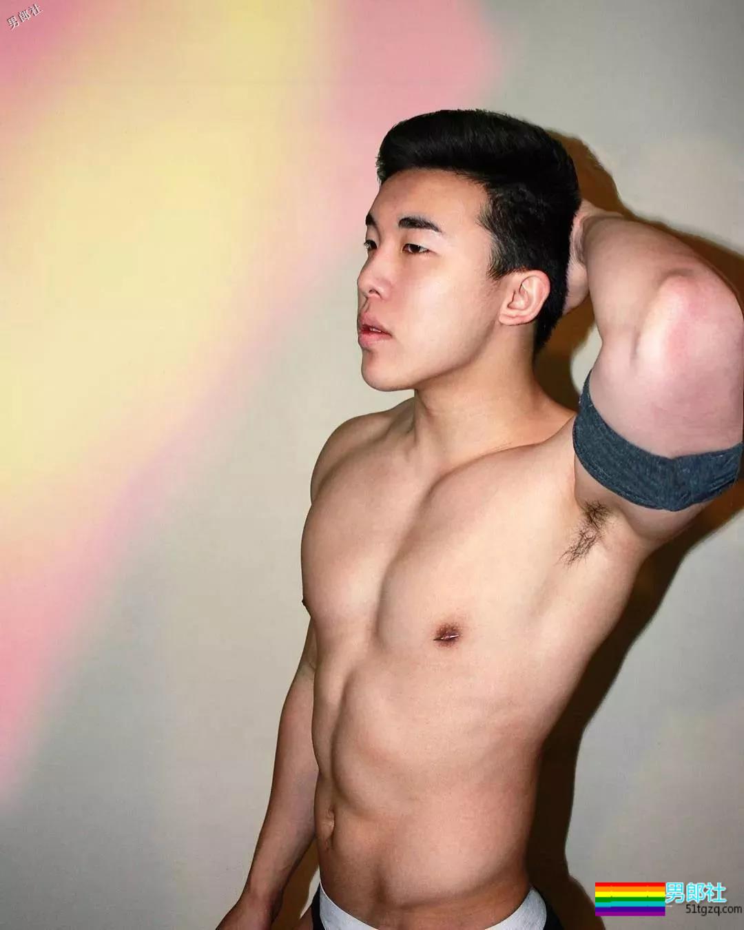 小鲜肉from东南亚，魁梧身材“1”正合适！ - 51虹马