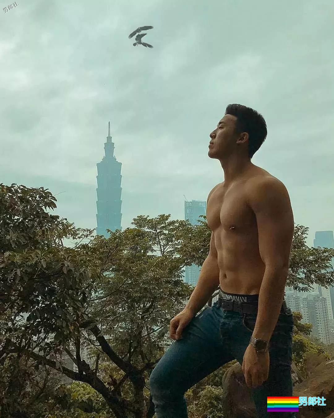 小鲜肉from东南亚，魁梧身材“1”正合适！ - 51虹马