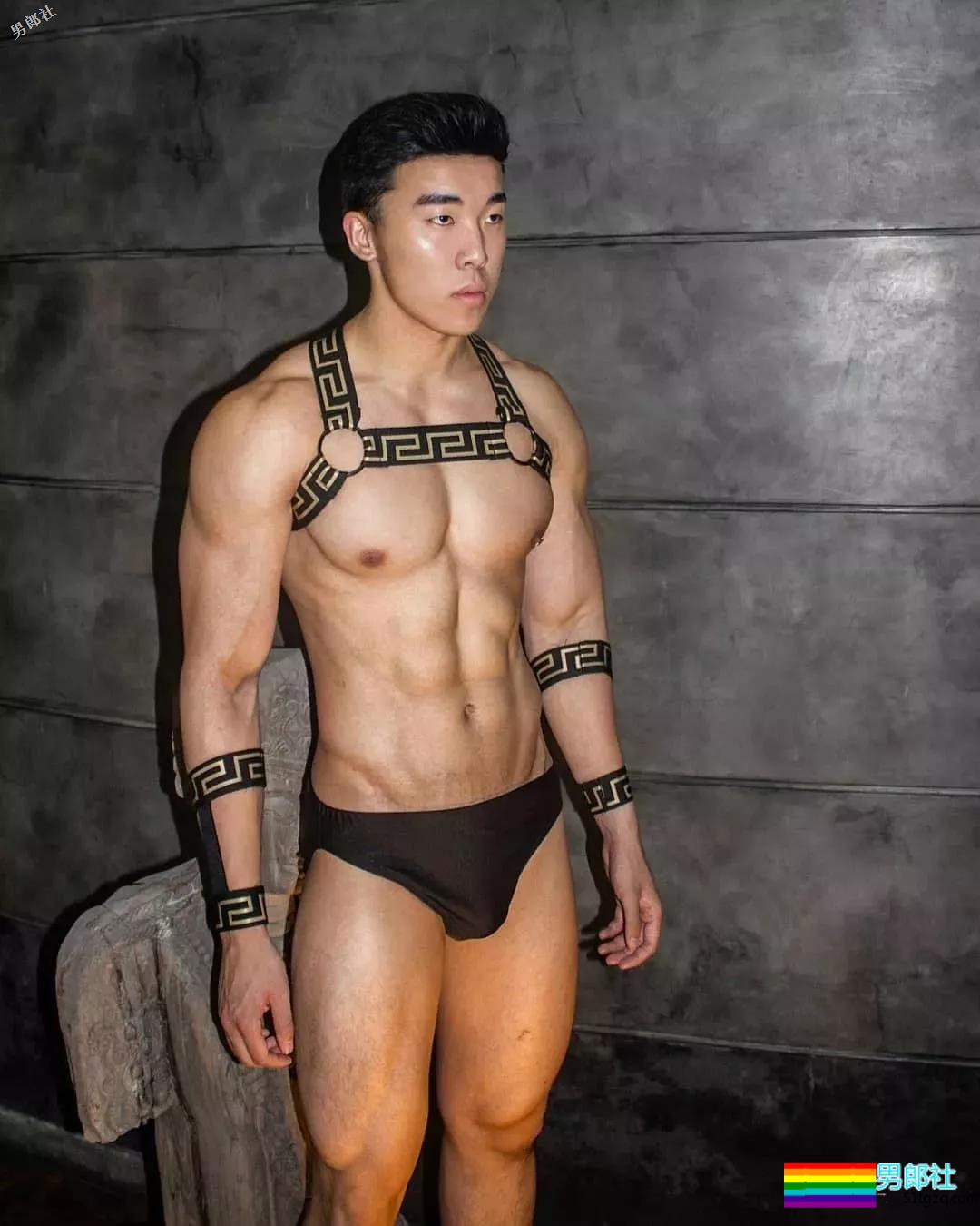 小鲜肉from东南亚，魁梧身材“1”正合适！ - 51虹马