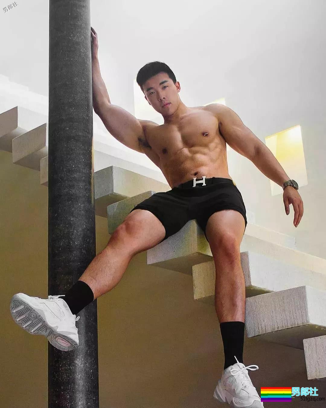 小鲜肉from东南亚，魁梧身材“1”正合适！ - 51虹马