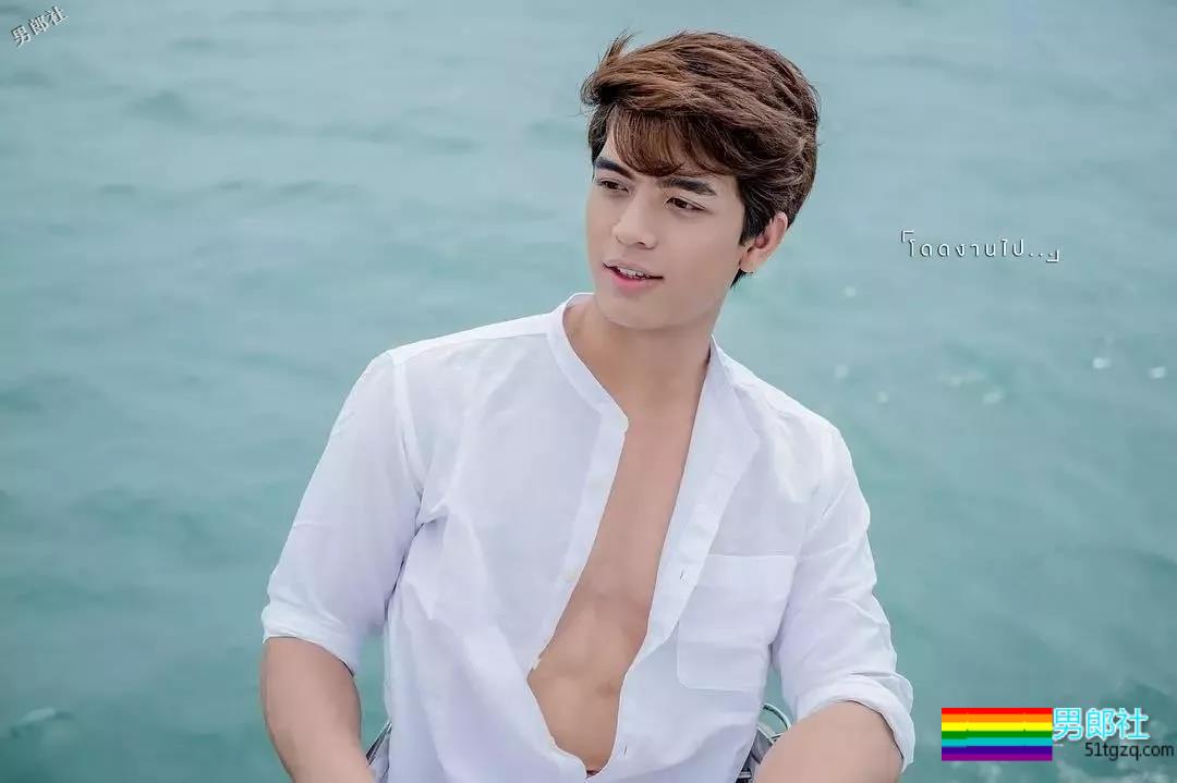 189超帅8块腹肌小奶狗，一身精悍小肌肉，我真的可以~ - 51虹马