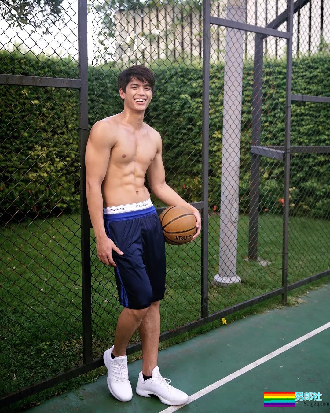 189超帅8块腹肌小奶狗，一身精悍小肌肉，我真的可以~ - 51虹马