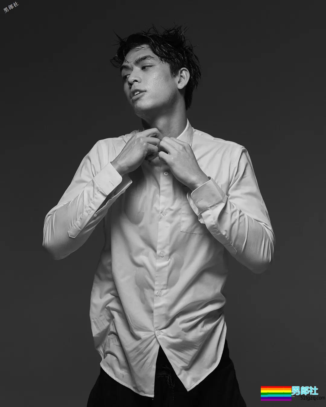 189超帅8块腹肌小奶狗，一身精悍小肌肉，我真的可以~ - 51虹马