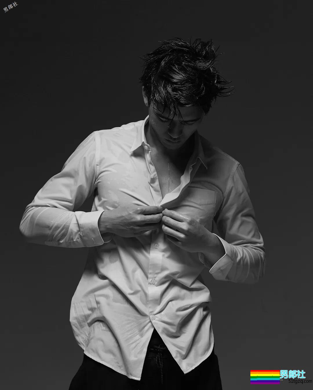 189超帅8块腹肌小奶狗，一身精悍小肌肉，我真的可以~ - 51虹马