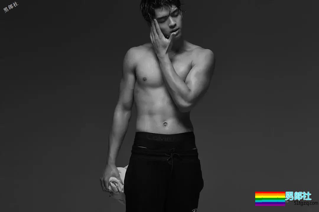 189超帅8块腹肌小奶狗，一身精悍小肌肉，我真的可以~ - 51虹马