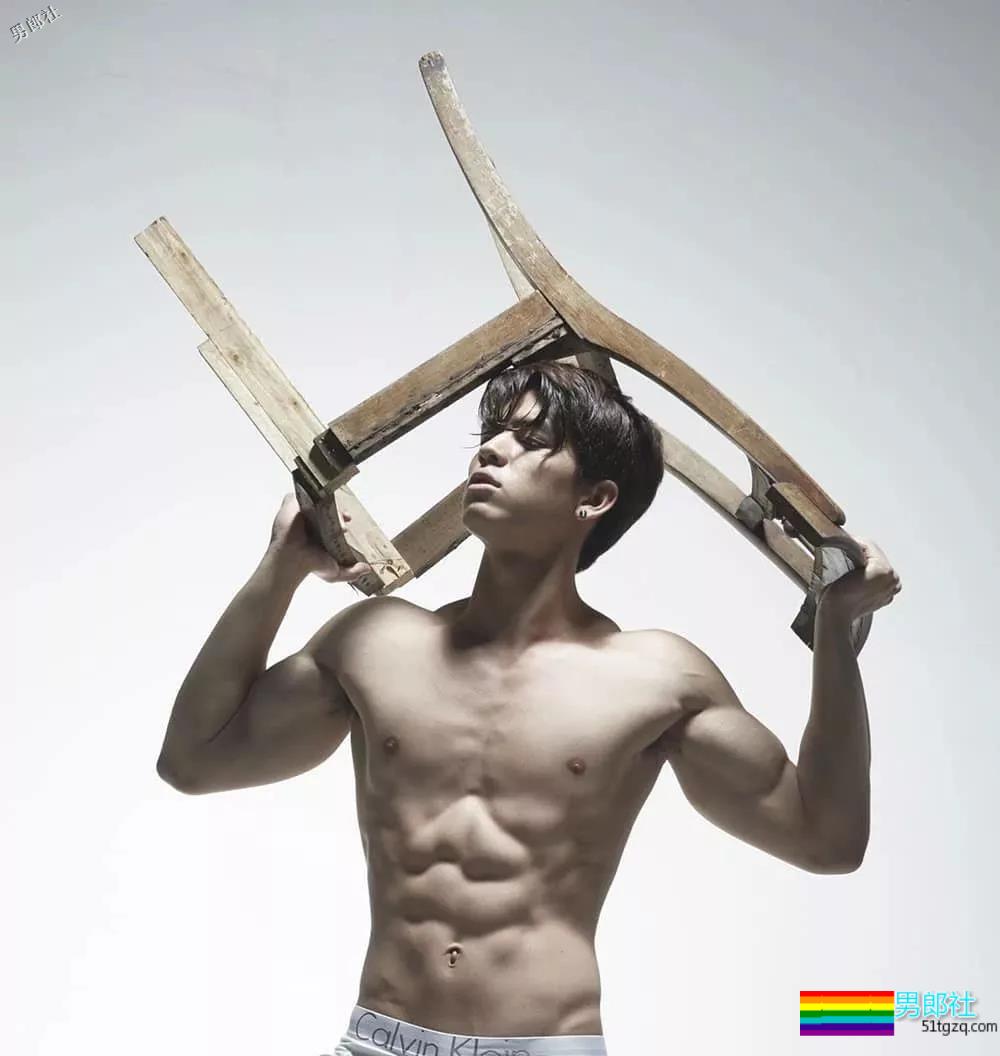 189超帅8块腹肌小奶狗，一身精悍小肌肉，我真的可以~ - 51虹马