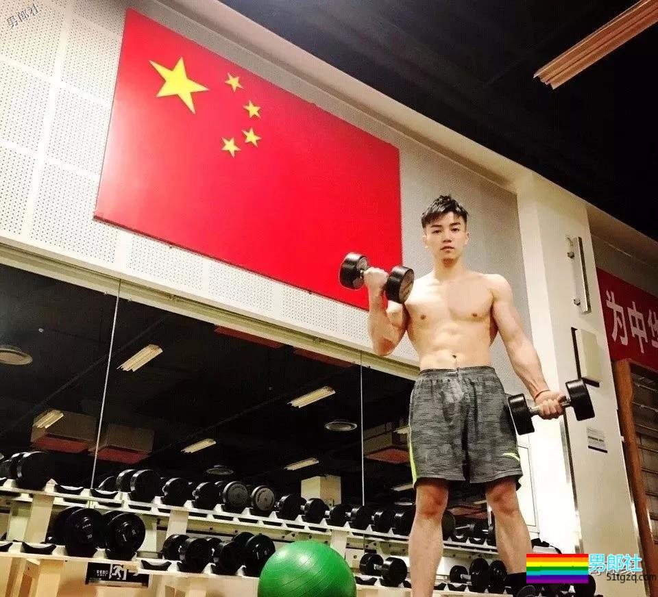 肌肉体操帅哥纪练深火了，萌脸小奶狗有颜有实力~ - 51虹马
