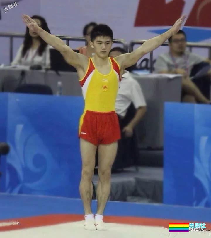 肌肉体操帅哥纪练深火了，萌脸小奶狗有颜有实力~ - 51虹马