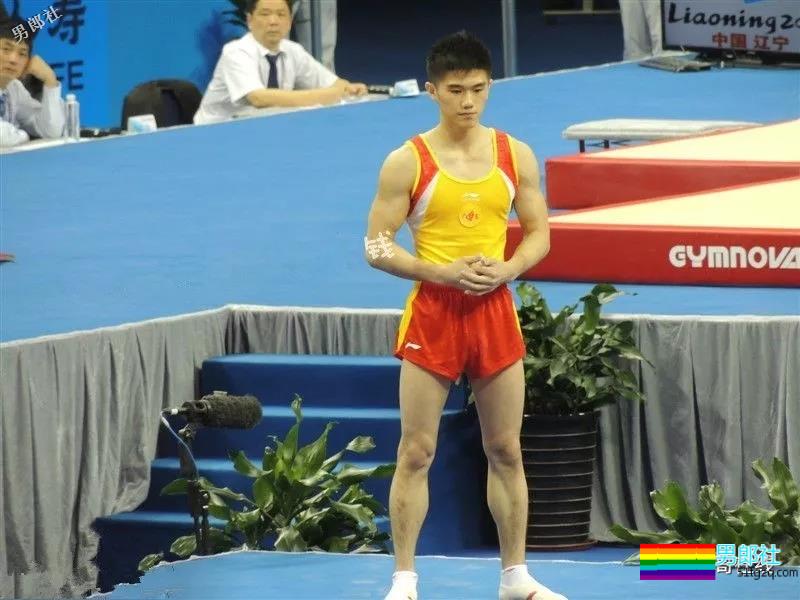 肌肉体操帅哥纪练深火了，萌脸小奶狗有颜有实力~ - 51虹马