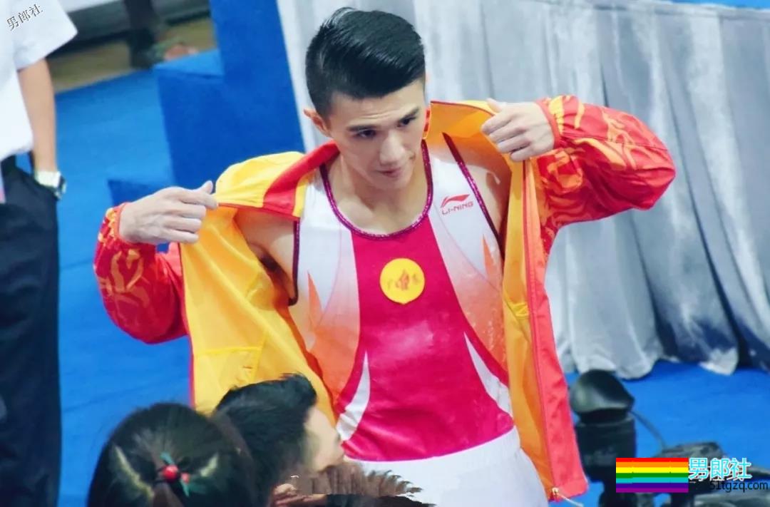 肌肉体操帅哥纪练深火了，萌脸小奶狗有颜有实力~ - 51虹马