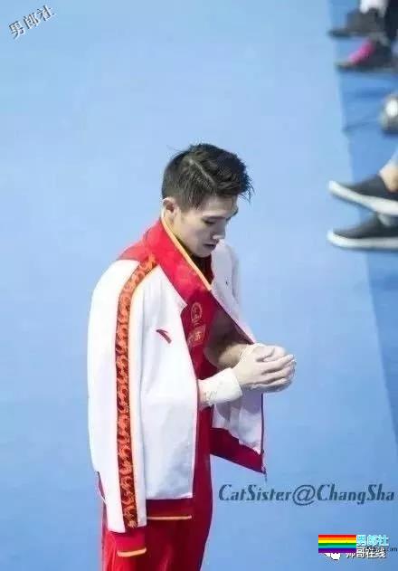 肌肉体操帅哥纪练深火了，萌脸小奶狗有颜有实力~ - 51虹马