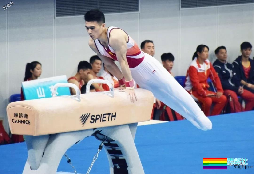 肌肉体操帅哥纪练深火了，萌脸小奶狗有颜有实力~ - 51虹马