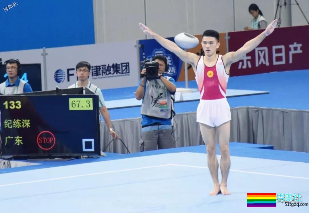 肌肉体操帅哥纪练深火了，萌脸小奶狗有颜有实力~ - 51虹马