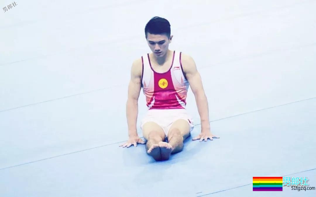 肌肉体操帅哥纪练深火了，萌脸小奶狗有颜有实力~ - 51虹马