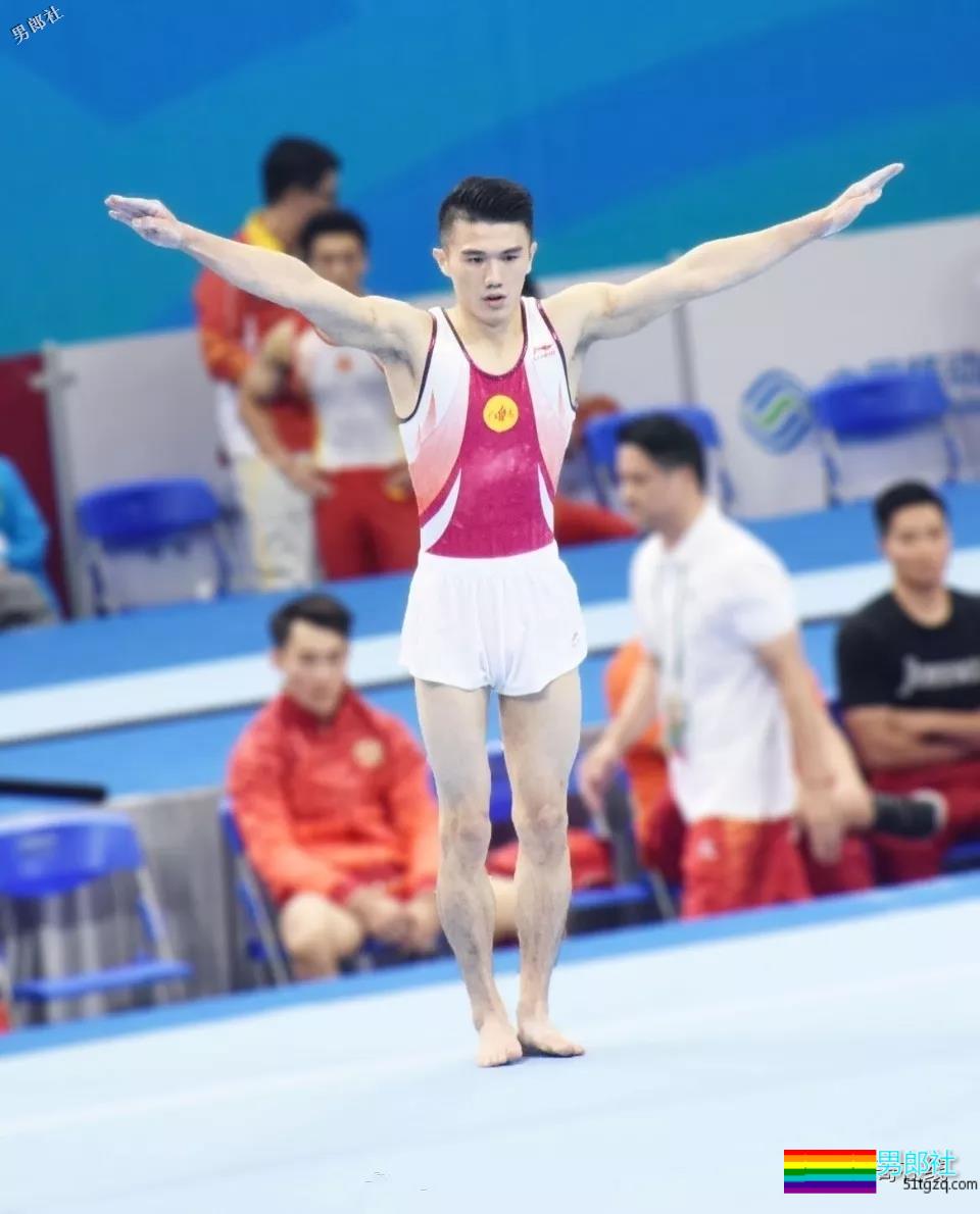 肌肉体操帅哥纪练深火了，萌脸小奶狗有颜有实力~ - 51虹马