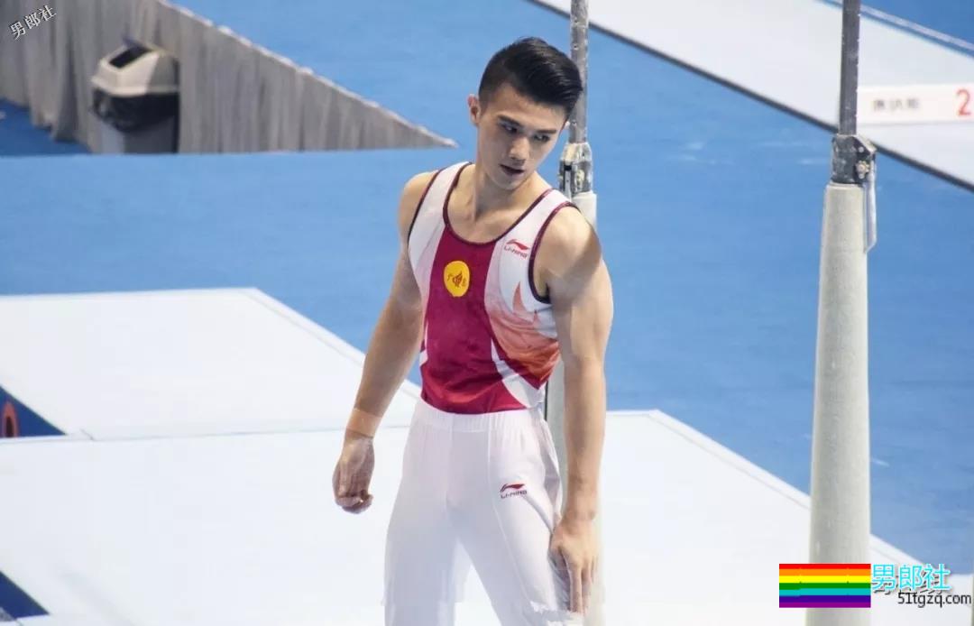 肌肉体操帅哥纪练深火了，萌脸小奶狗有颜有实力~ - 51虹马