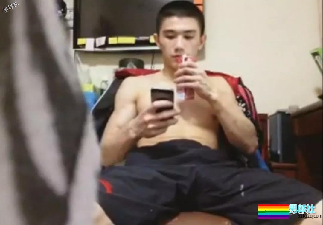 肌肉体操帅哥纪练深火了，萌脸小奶狗有颜有实力~ - 51虹马