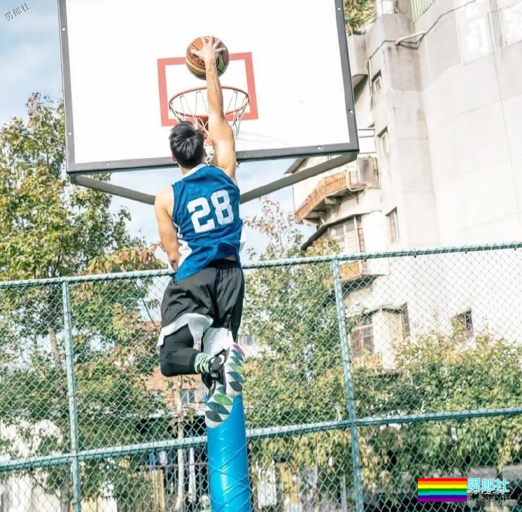 帅气长腿篮球小狼狗，五分钟内给我这个体育生的全部资料！ - 51虹马