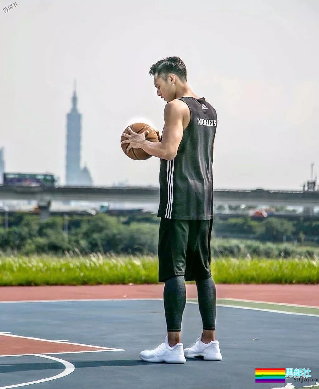 帅气长腿篮球小狼狗,五分钟内给我这个体育生的全部资料! - 51虹马 帅气长腿篮球小狼狗,五分钟内给我这个体育生的全部资料! - 51虹马