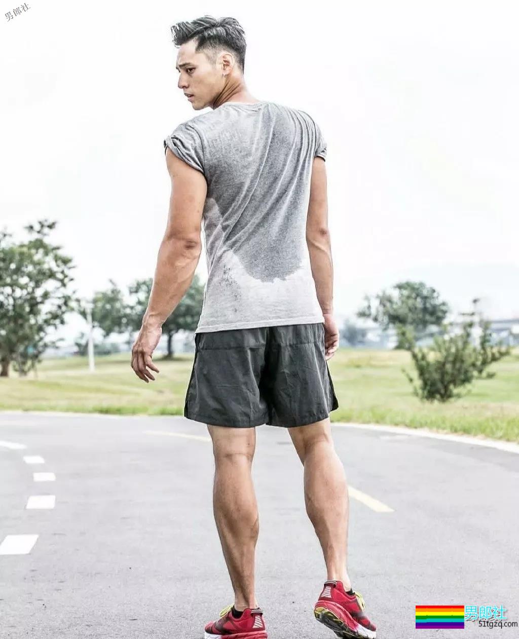 帅气长腿篮球小狼狗，五分钟内给我这个体育生的全部资料！ - 51虹马