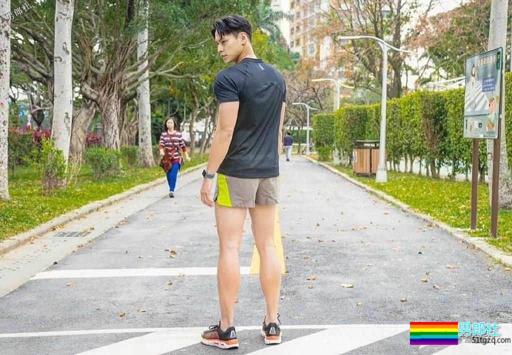 帅气长腿篮球小狼狗,五分钟内给我这个体育生的全部资料! - 51虹马 帅气长腿篮球小狼狗,五分钟内给我这个体育生的全部资料! - 51虹马