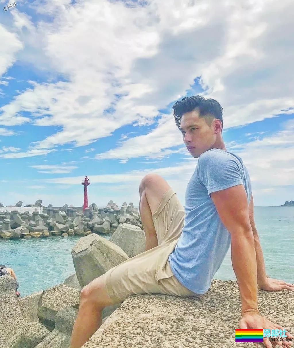 帅气长腿篮球小狼狗，五分钟内给我这个体育生的全部资料！ - 51虹马