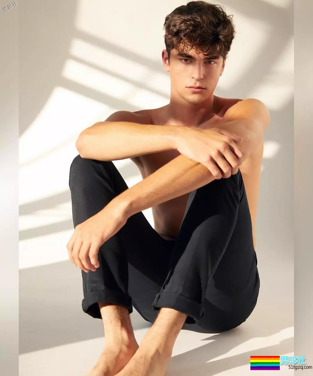 好美的寸头欧美男子！ - 51虹马