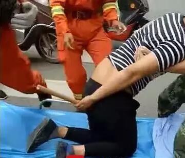 一男子被“竹子插进屁股-51虹马